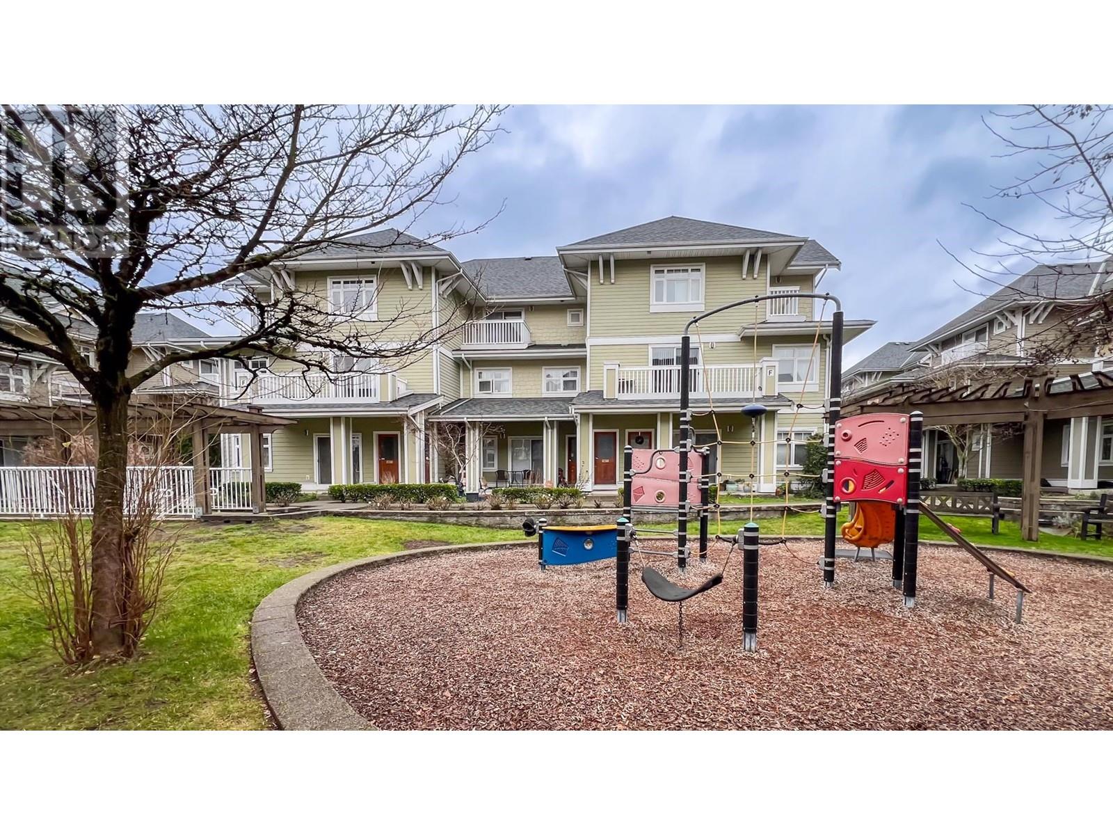 Listing Picture 6 of 17 : 40 7388 MACPHERSON AVENUE, Burnaby / 本拿比 - 魯藝地產 Yvonne Lu Group - MLS Medallion Club Member