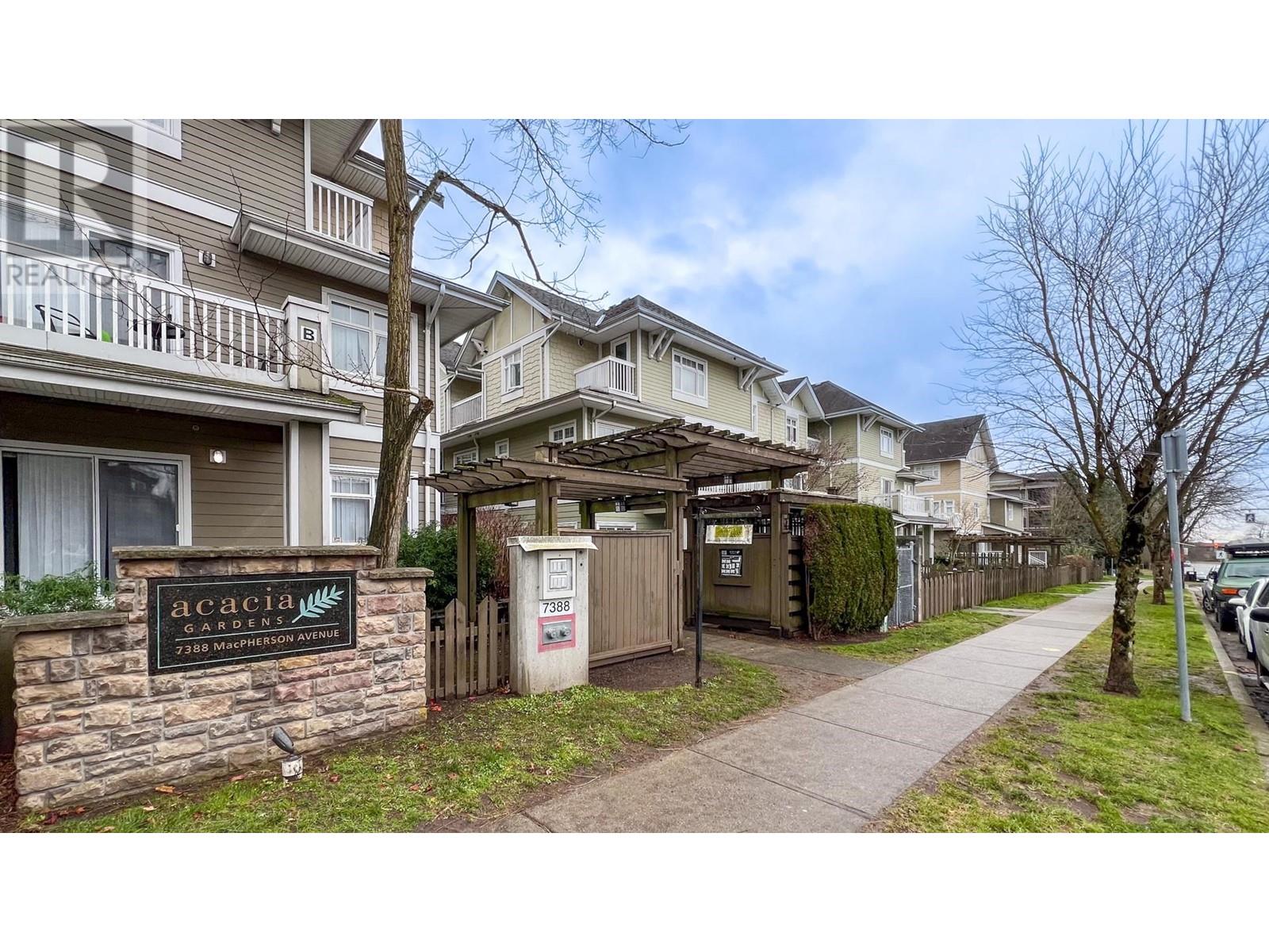 Listing Picture 3 of 17 : 40 7388 MACPHERSON AVENUE, Burnaby / 本拿比 - 魯藝地產 Yvonne Lu Group - MLS Medallion Club Member
