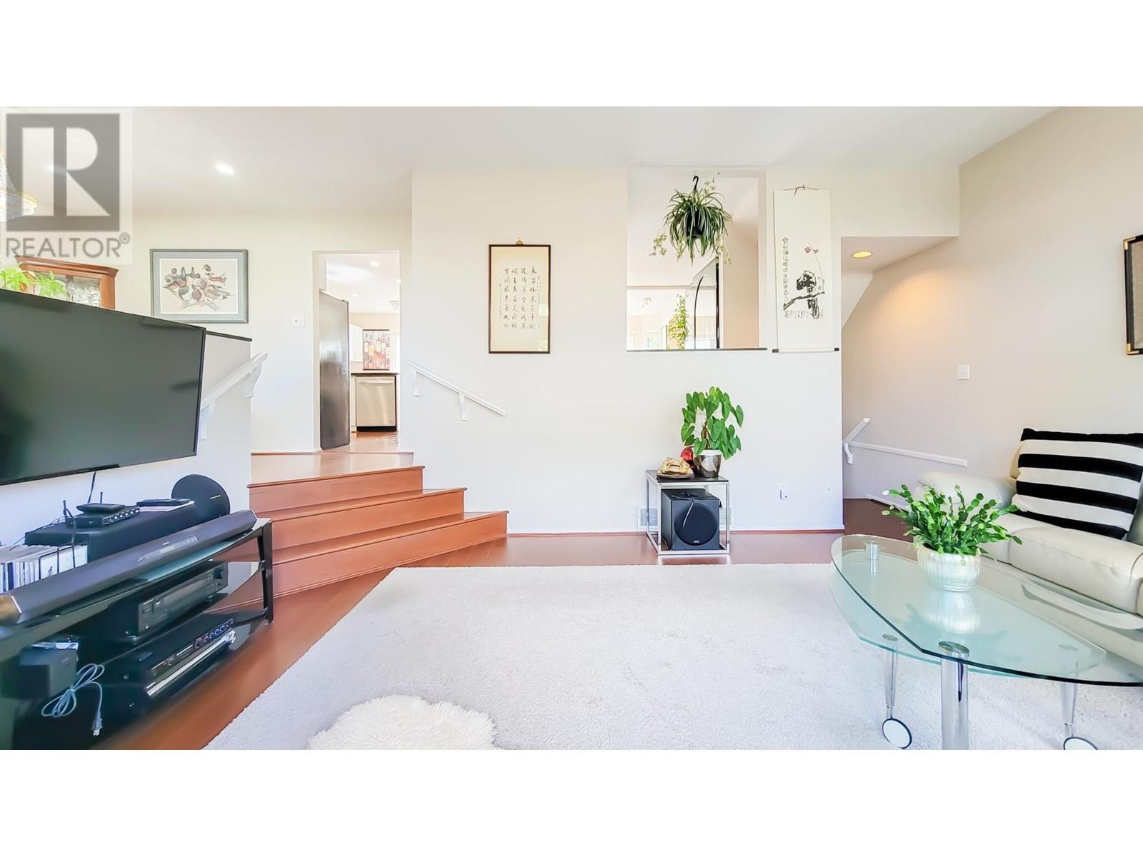 Property at 10 5380 SMITH DRIVE image 4