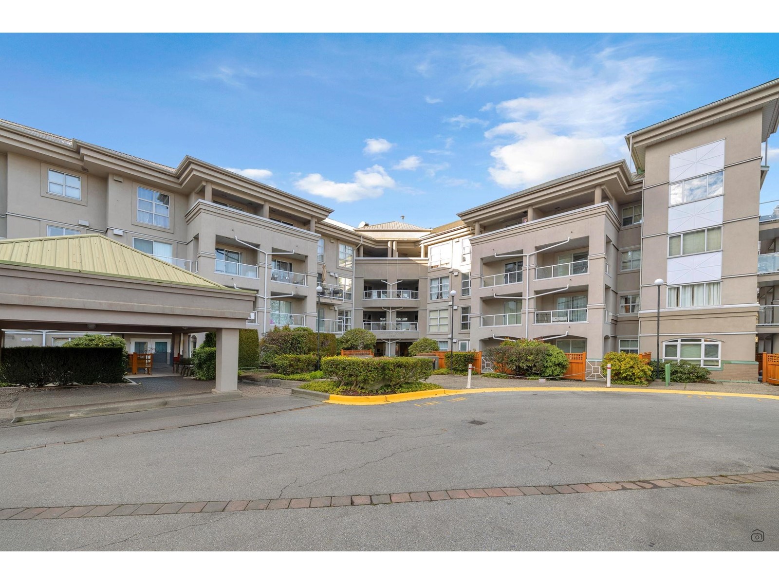 206 10533 University Drive, Surrey, British Columbia  V3T 5T7 - Photo 3 - R2956502
