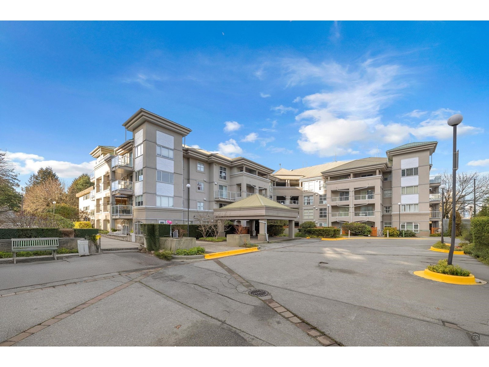206 10533 University Drive, Surrey, British Columbia  V3T 5T7 - Photo 2 - R2956502