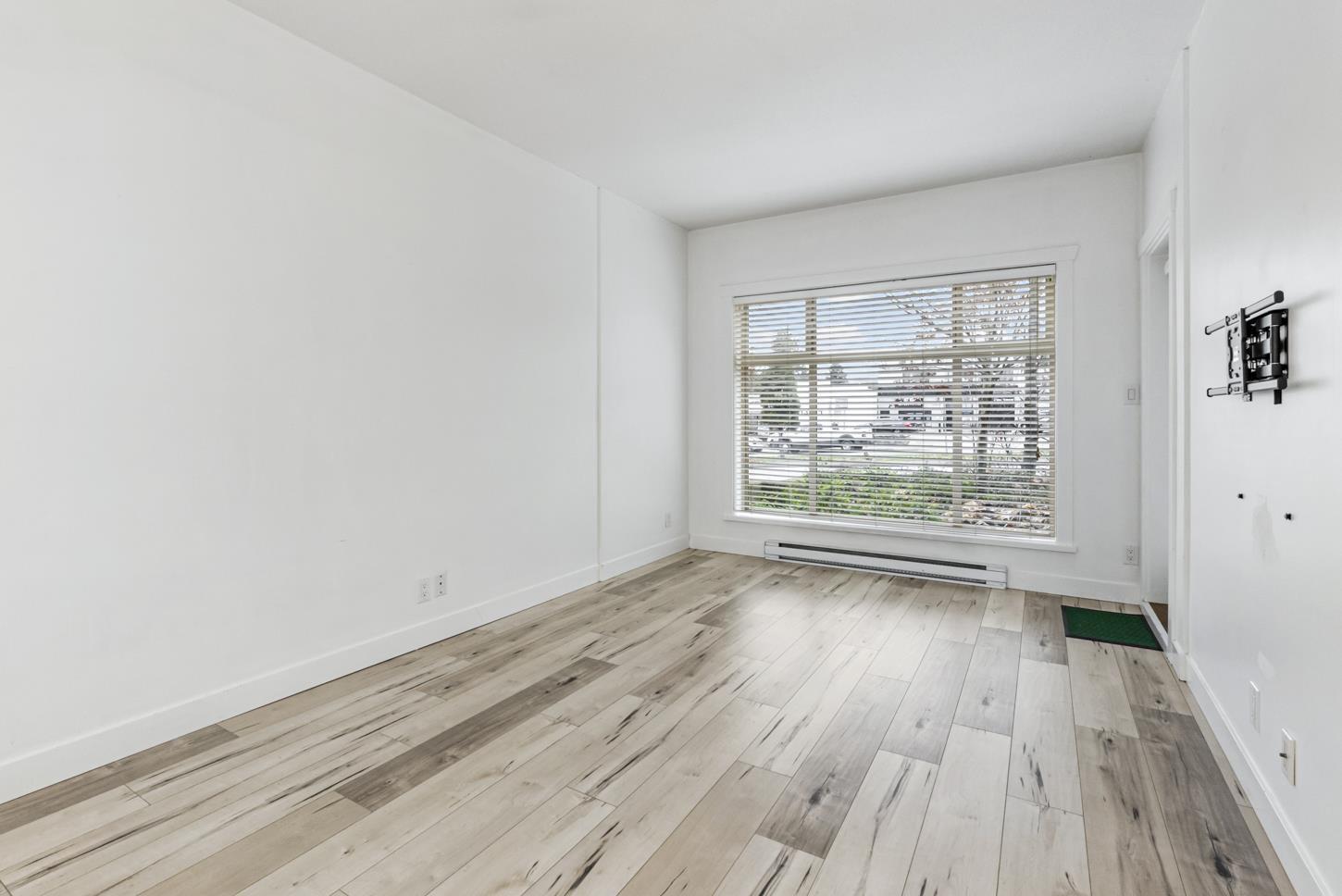 Property at 103 13468 KING GEORGE BOULEVARD image 3