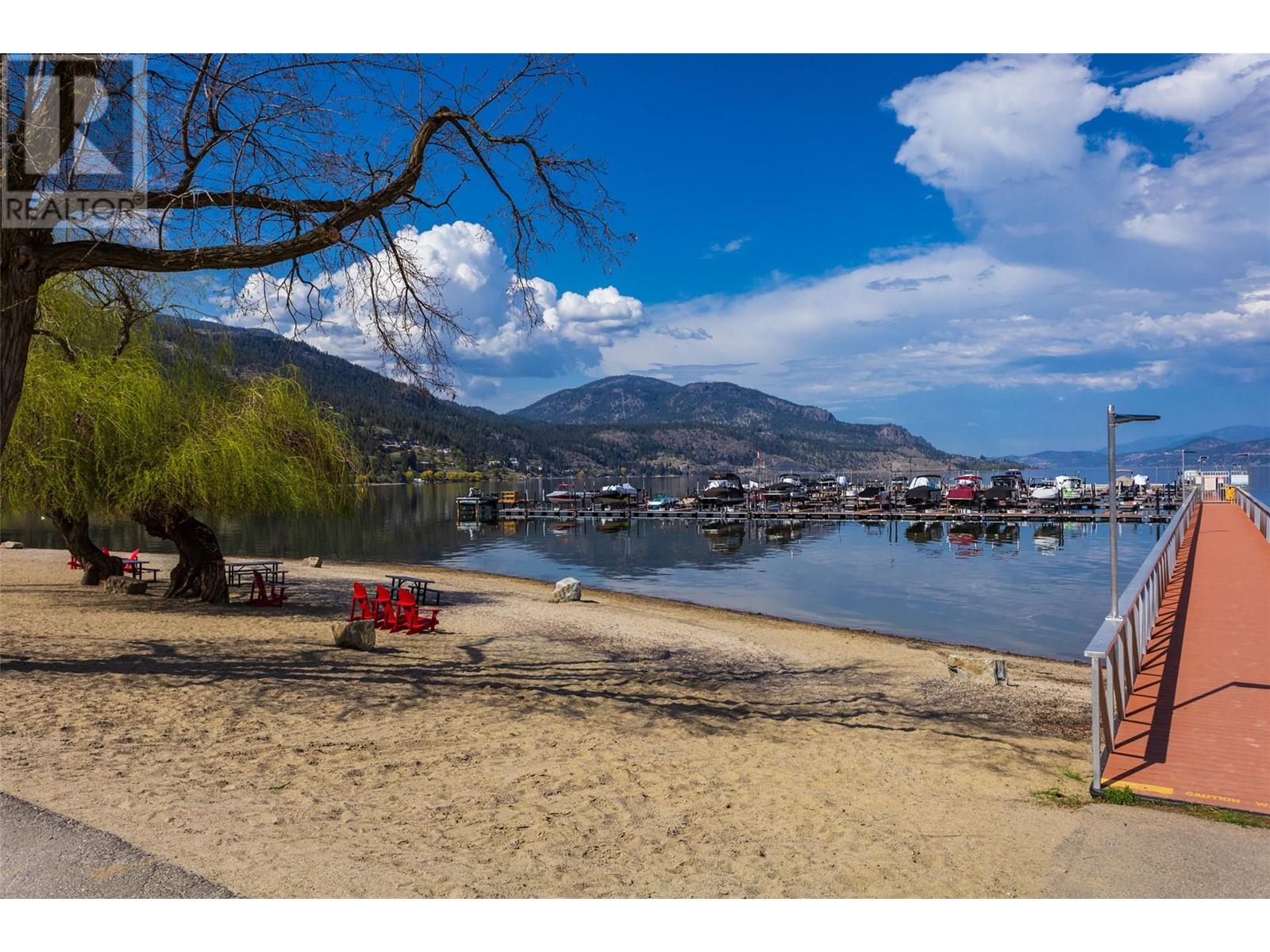 1675 HARBOUR VIEW Crescent West Kelowna