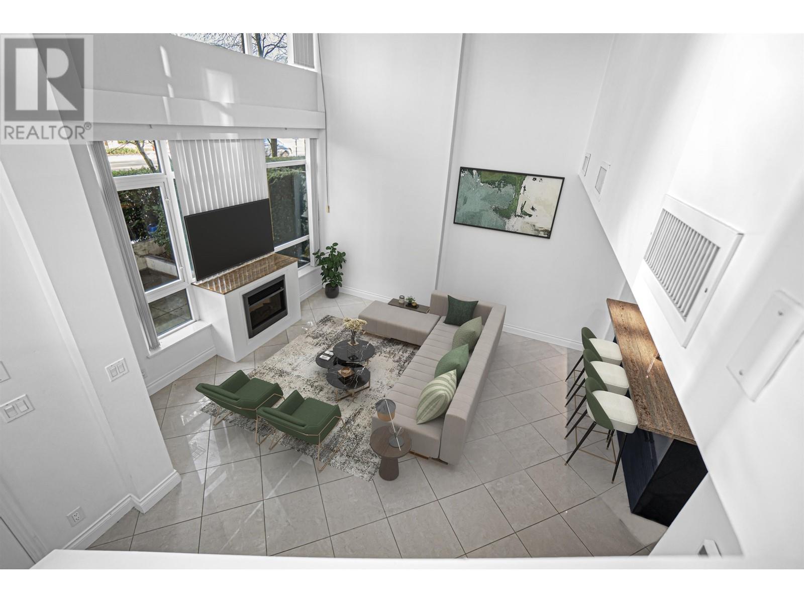 169 Esplanade E Avenue, North Vancouver, British Columbia  V7L 1A1 - Photo 1 - R2955382