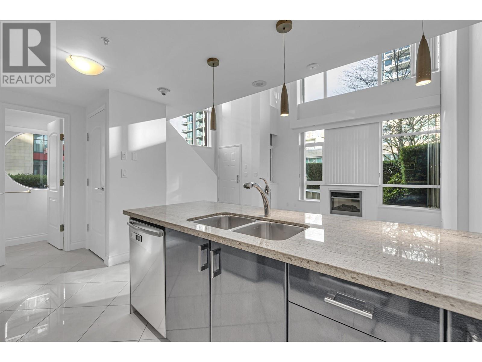 169 Esplanade E Avenue, North Vancouver, British Columbia  V7L 1A1 - Photo 16 - R2955382