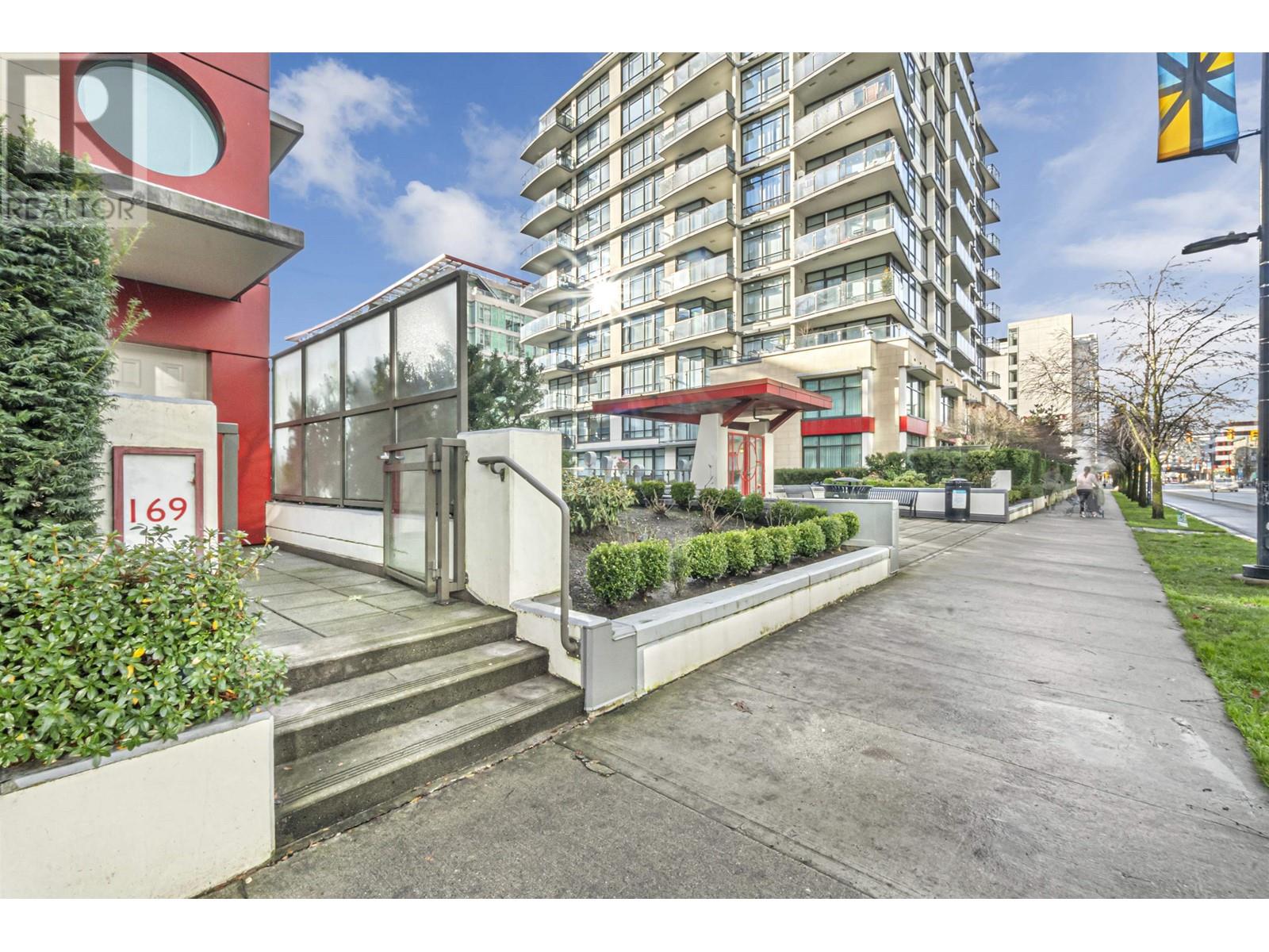 169 Esplanade E Avenue, North Vancouver, British Columbia  V7L 1A1 - Photo 4 - R2955382