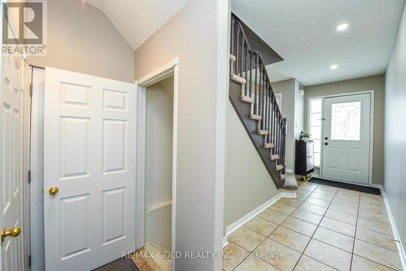 Property at 80 TILLER TRAIL image 3