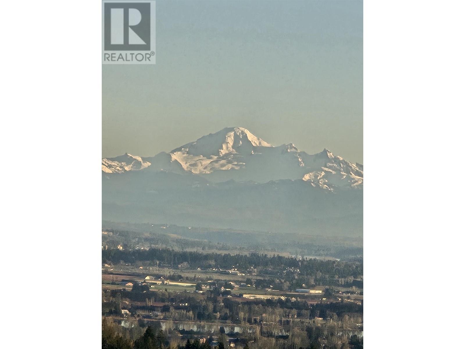 305 3176 Plateau Boulevard, Coquitlam, British Columbia  V3E 3J2 - Photo 3 - R2958444