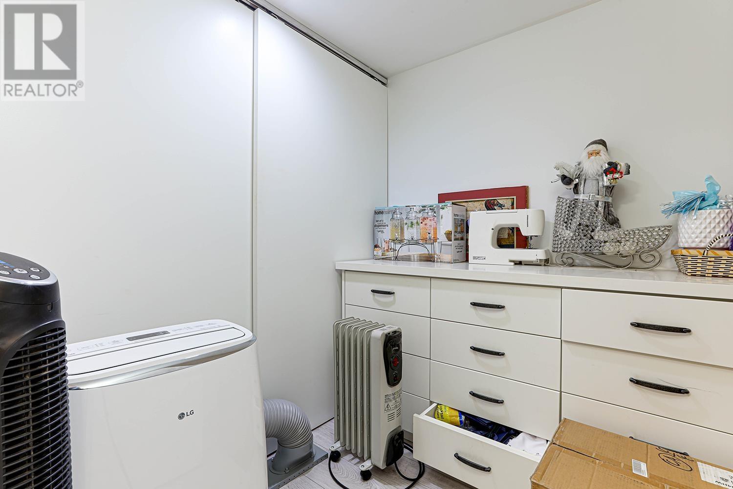 Listing Picture 12 of 29 : 702 588 BROUGHTON STREET, Vancouver / 溫哥華 - 魯藝地產 Yvonne Lu Group - MLS Medallion Club Member