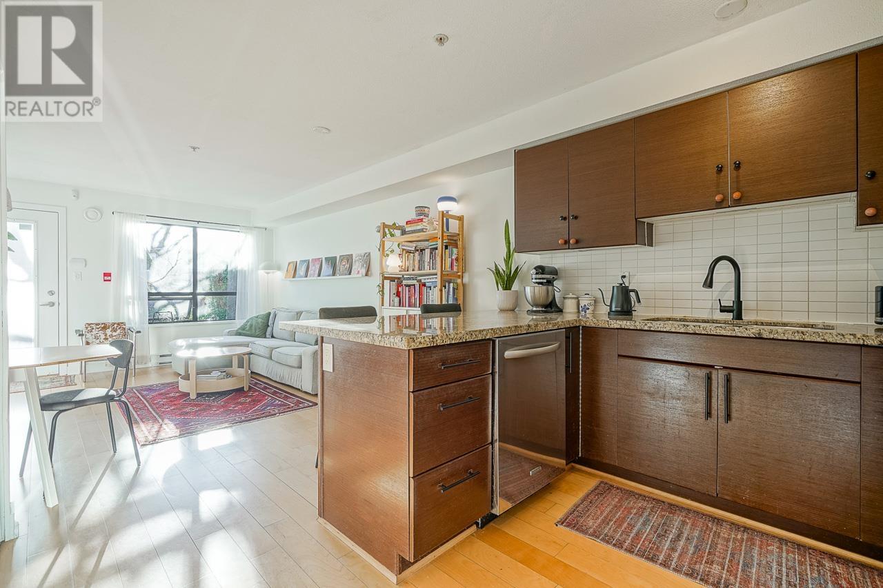 Listing Picture 13 of 34 : 1891 STAINSBURY AVENUE, Vancouver / 溫哥華 - 魯藝地產 Yvonne Lu Group - MLS Medallion Club Member