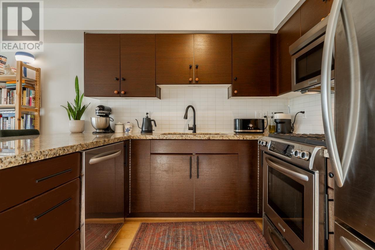 Listing Picture 14 of 34 : 1891 STAINSBURY AVENUE, Vancouver / 溫哥華 - 魯藝地產 Yvonne Lu Group - MLS Medallion Club Member