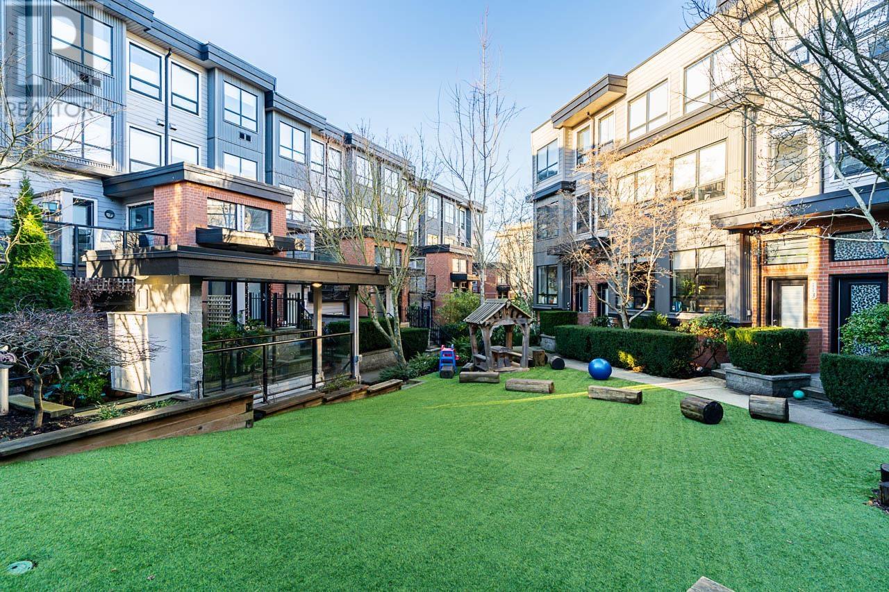 Listing Picture 30 of 34 : 1891 STAINSBURY AVENUE, Vancouver / 溫哥華 - 魯藝地產 Yvonne Lu Group - MLS Medallion Club Member