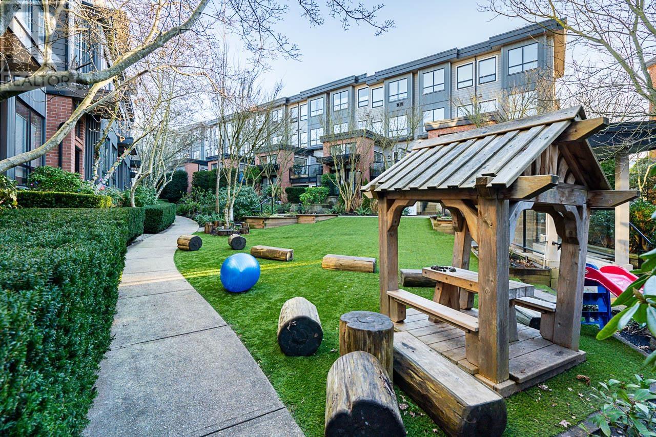 Listing Picture 31 of 34 : 1891 STAINSBURY AVENUE, Vancouver / 溫哥華 - 魯藝地產 Yvonne Lu Group - MLS Medallion Club Member