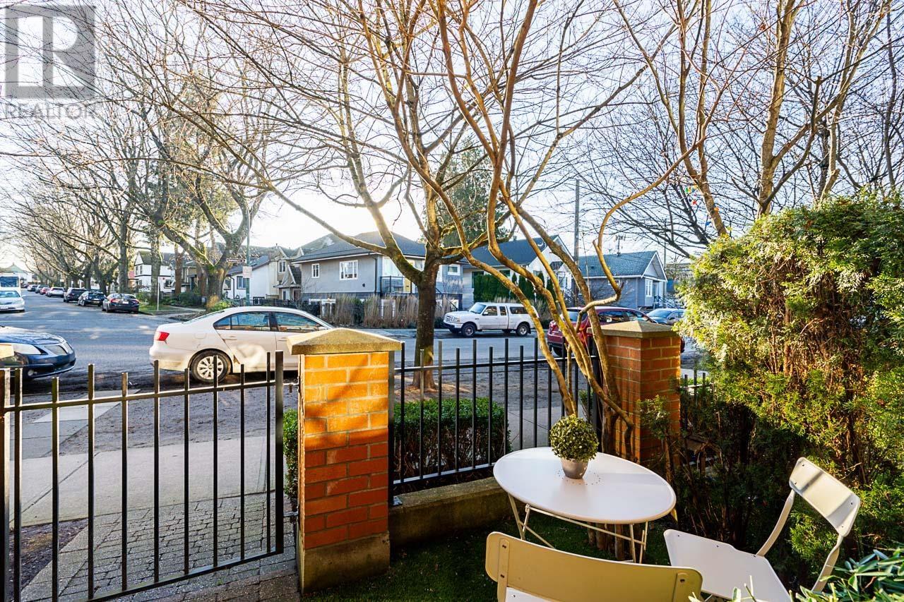 Listing Picture 5 of 34 : 1891 STAINSBURY AVENUE, Vancouver / 溫哥華 - 魯藝地產 Yvonne Lu Group - MLS Medallion Club Member