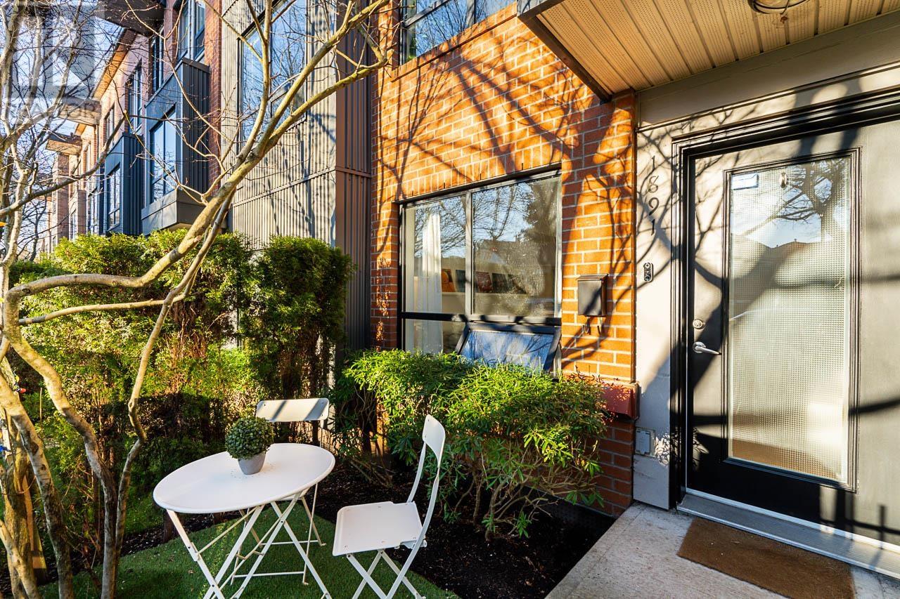 Listing Picture 6 of 34 : 1891 STAINSBURY AVENUE, Vancouver / 溫哥華 - 魯藝地產 Yvonne Lu Group - MLS Medallion Club Member