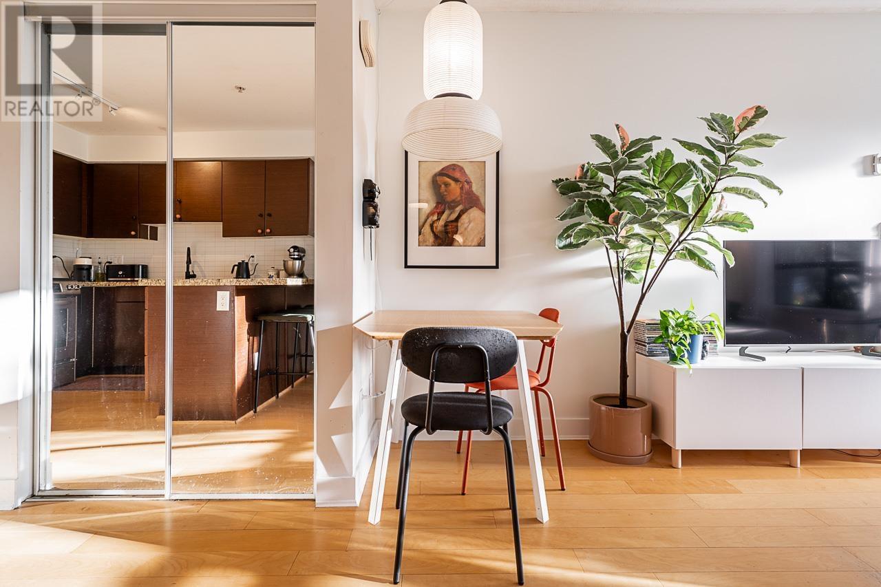 Listing Picture 9 of 34 : 1891 STAINSBURY AVENUE, Vancouver / 溫哥華 - 魯藝地產 Yvonne Lu Group - MLS Medallion Club Member