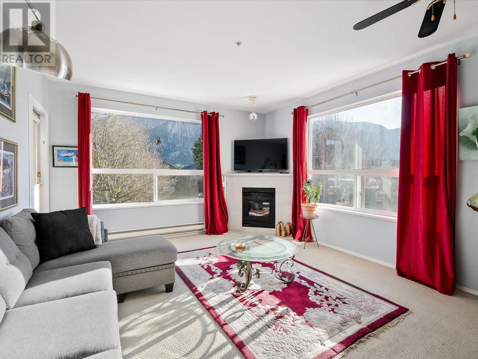 203 1203 Pemberton Avenue, Squamish, British Columbia  V8B 0J7 - Photo 1 - R2958545