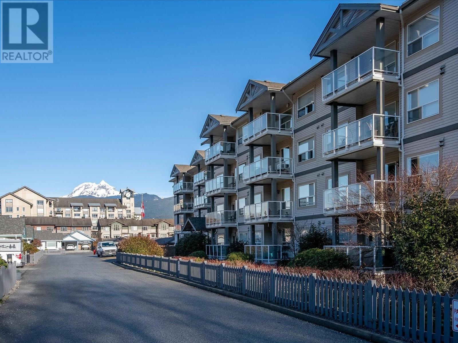 203 1203 Pemberton Avenue, Squamish, British Columbia  V8B 0J7 - Photo 16 - R2958545
