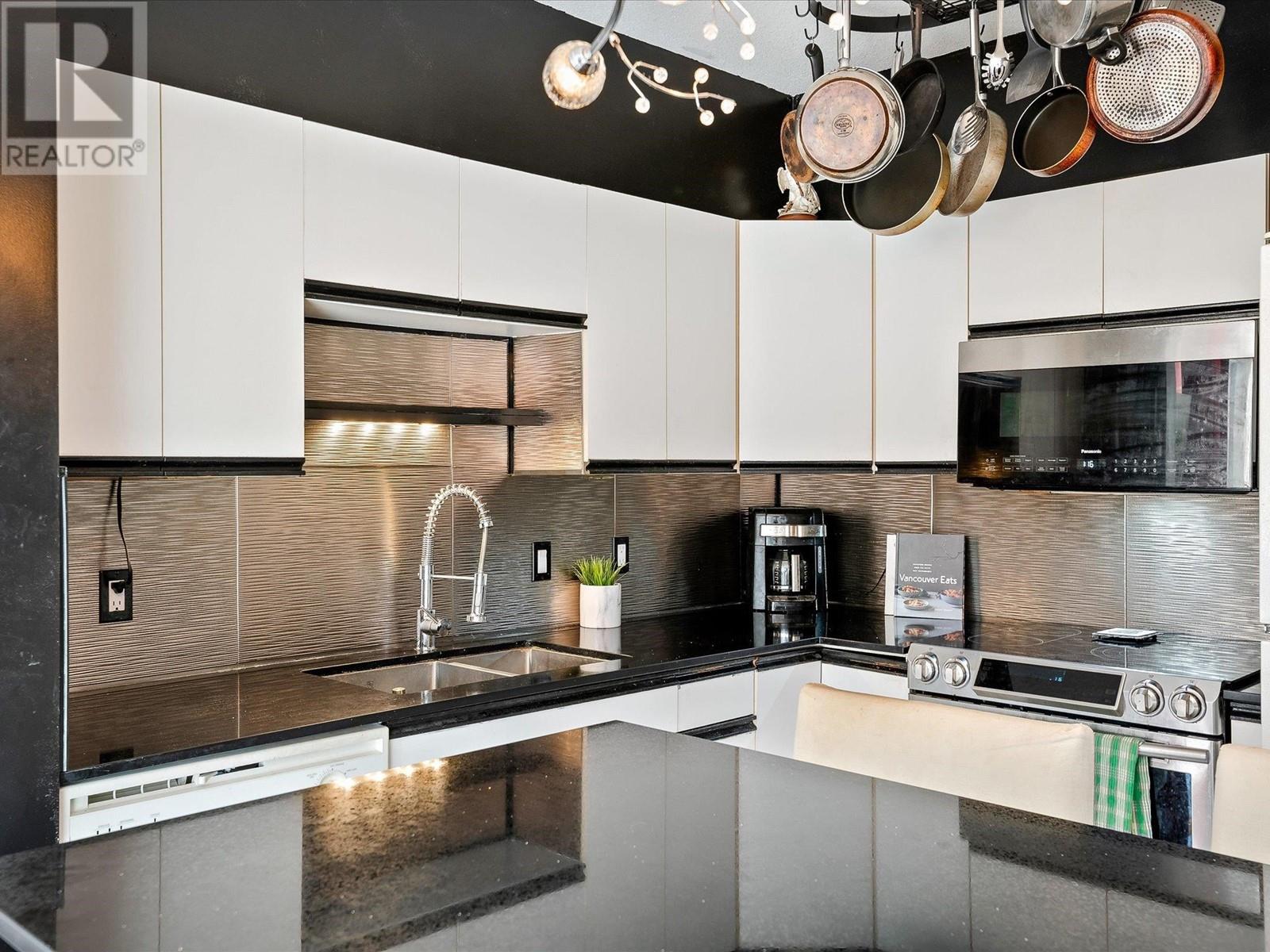 203 1203 Pemberton Avenue, Squamish, British Columbia  V8B 0J7 - Photo 6 - R2958545