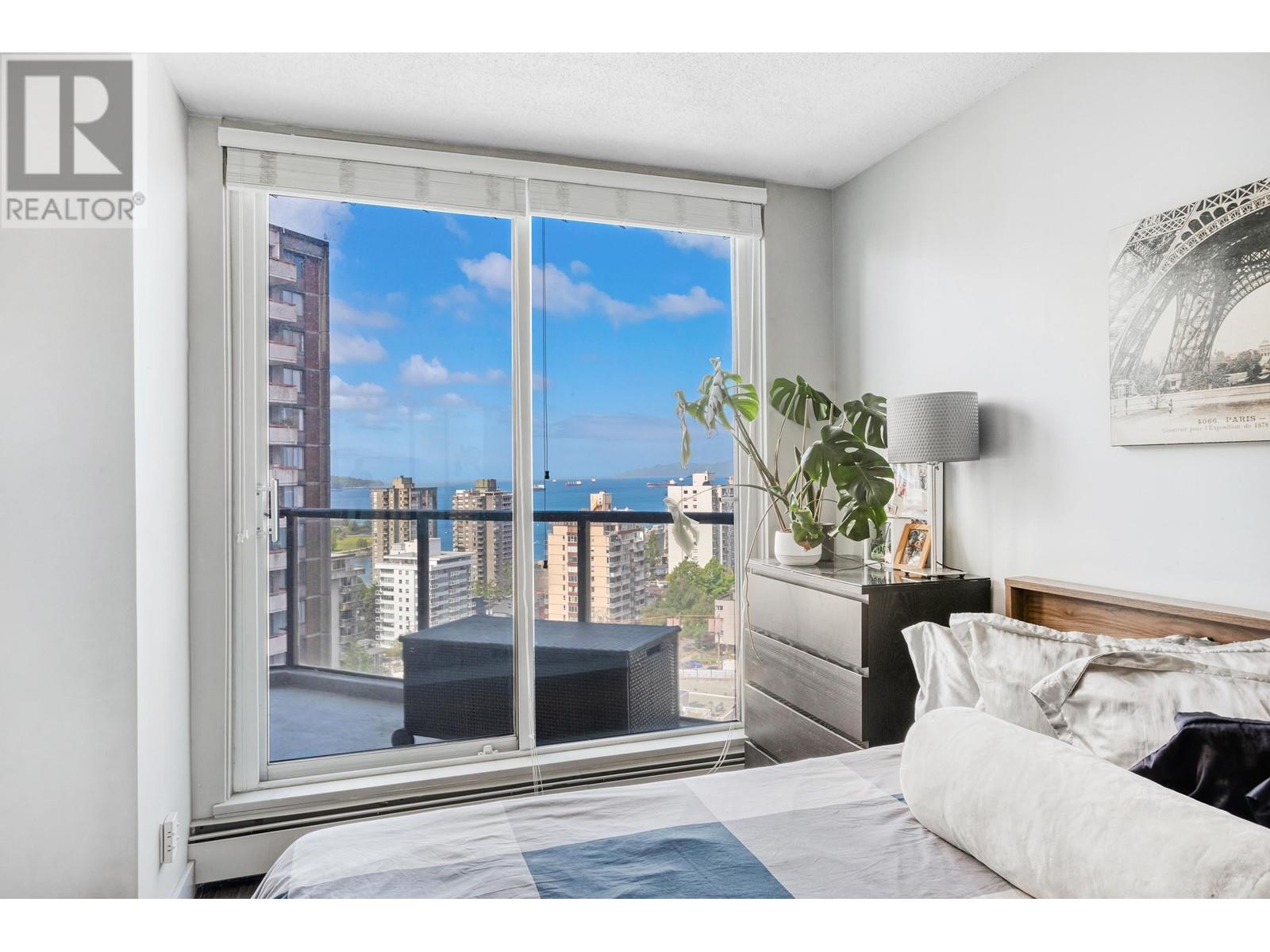 Listing Picture 10 of 33 : 1702 1010 BURNABY STREET, Vancouver / 溫哥華 - 魯藝地產 Yvonne Lu Group - MLS Medallion Club Member