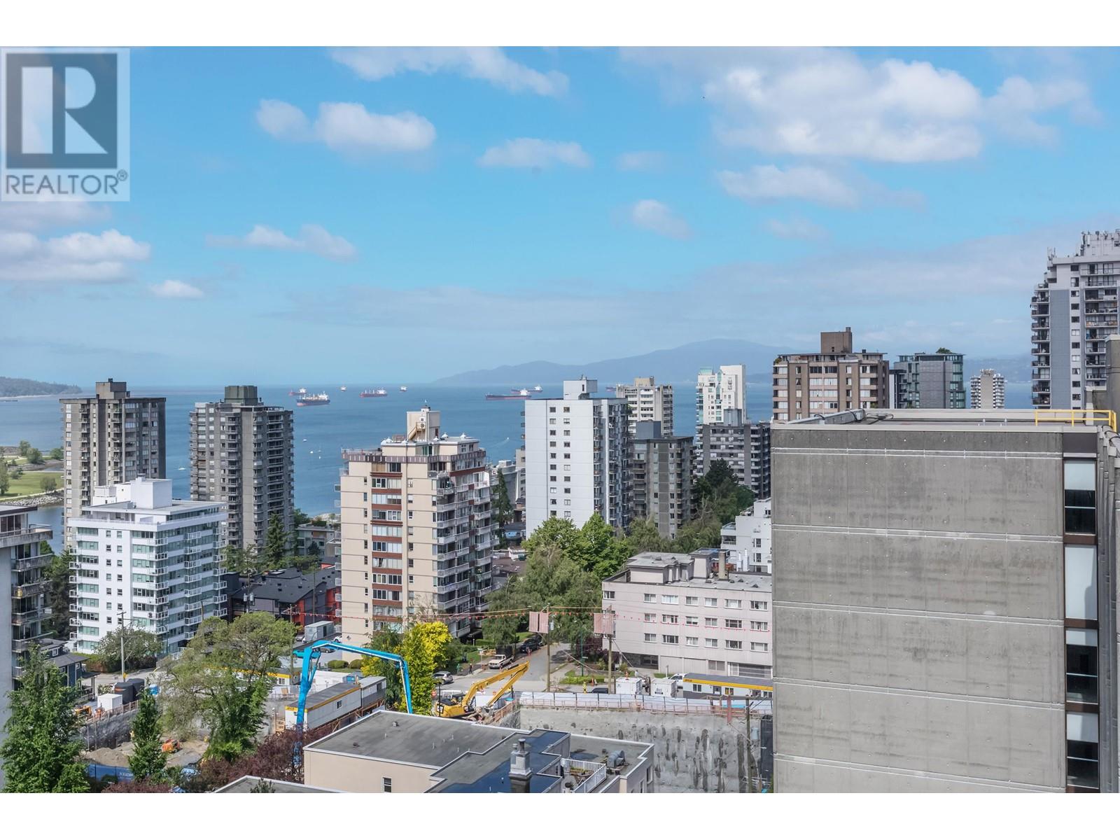 Listing Picture 3 of 33 : 1702 1010 BURNABY STREET, Vancouver / 溫哥華 - 魯藝地產 Yvonne Lu Group - MLS Medallion Club Member