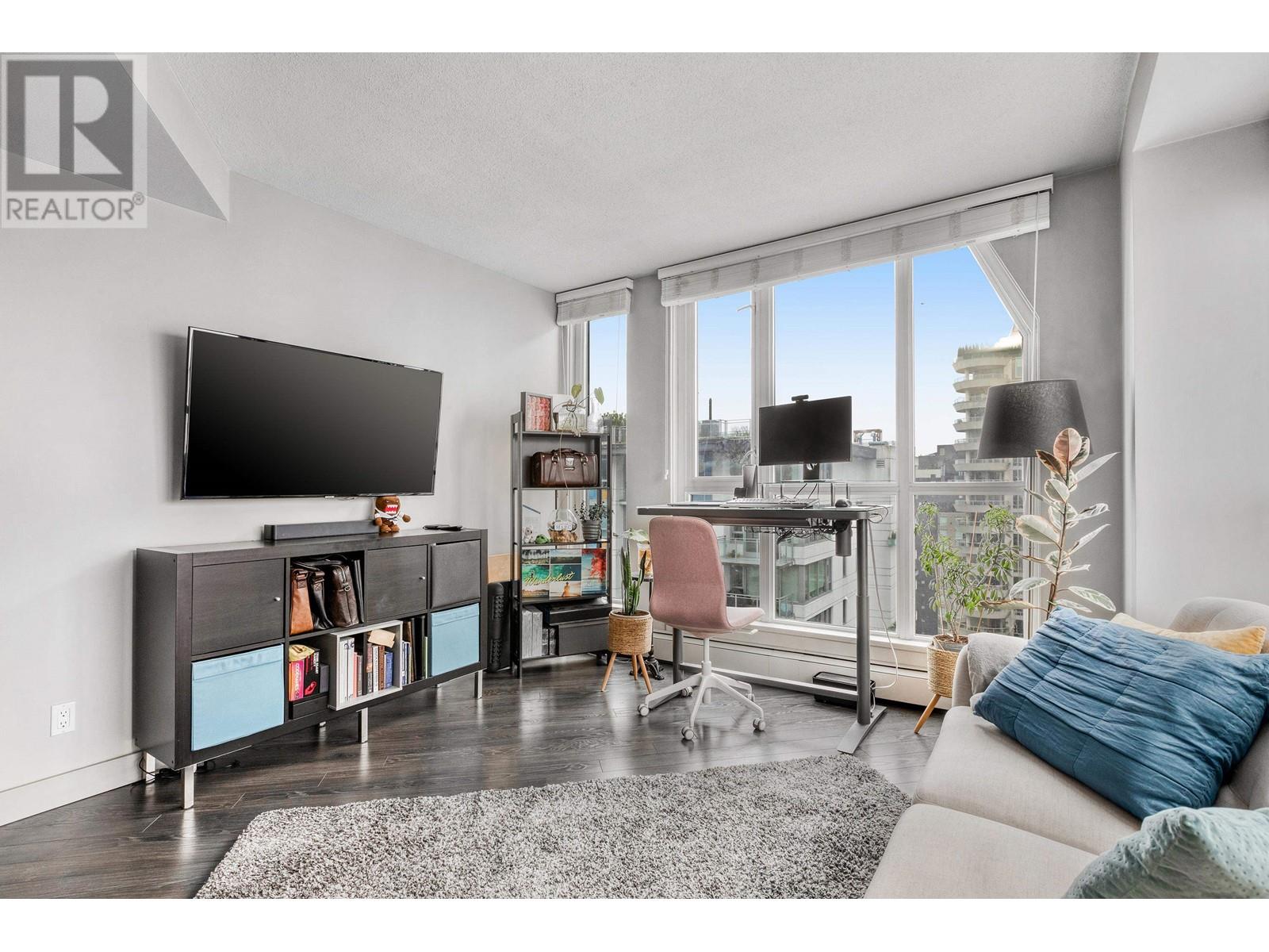 Listing Picture 5 of 33 : 1702 1010 BURNABY STREET, Vancouver / 溫哥華 - 魯藝地產 Yvonne Lu Group - MLS Medallion Club Member