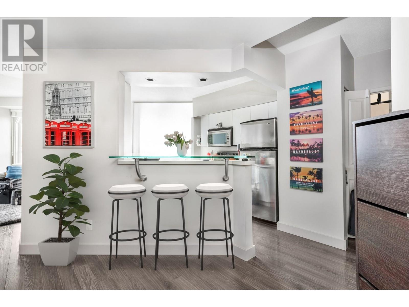 Listing Picture 6 of 33 : 1702 1010 BURNABY STREET, Vancouver / 溫哥華 - 魯藝地產 Yvonne Lu Group - MLS Medallion Club Member