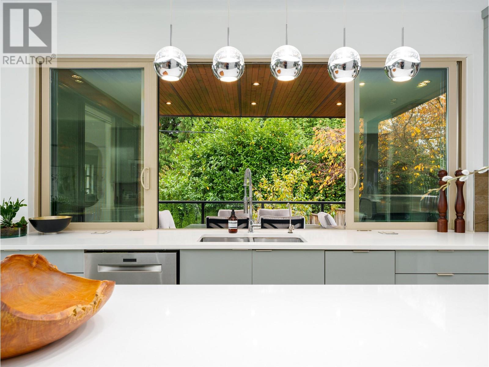 955 Melbourne Avenue, North Vancouver, British Columbia  V7R 1P1 - Photo 13 - R2958647