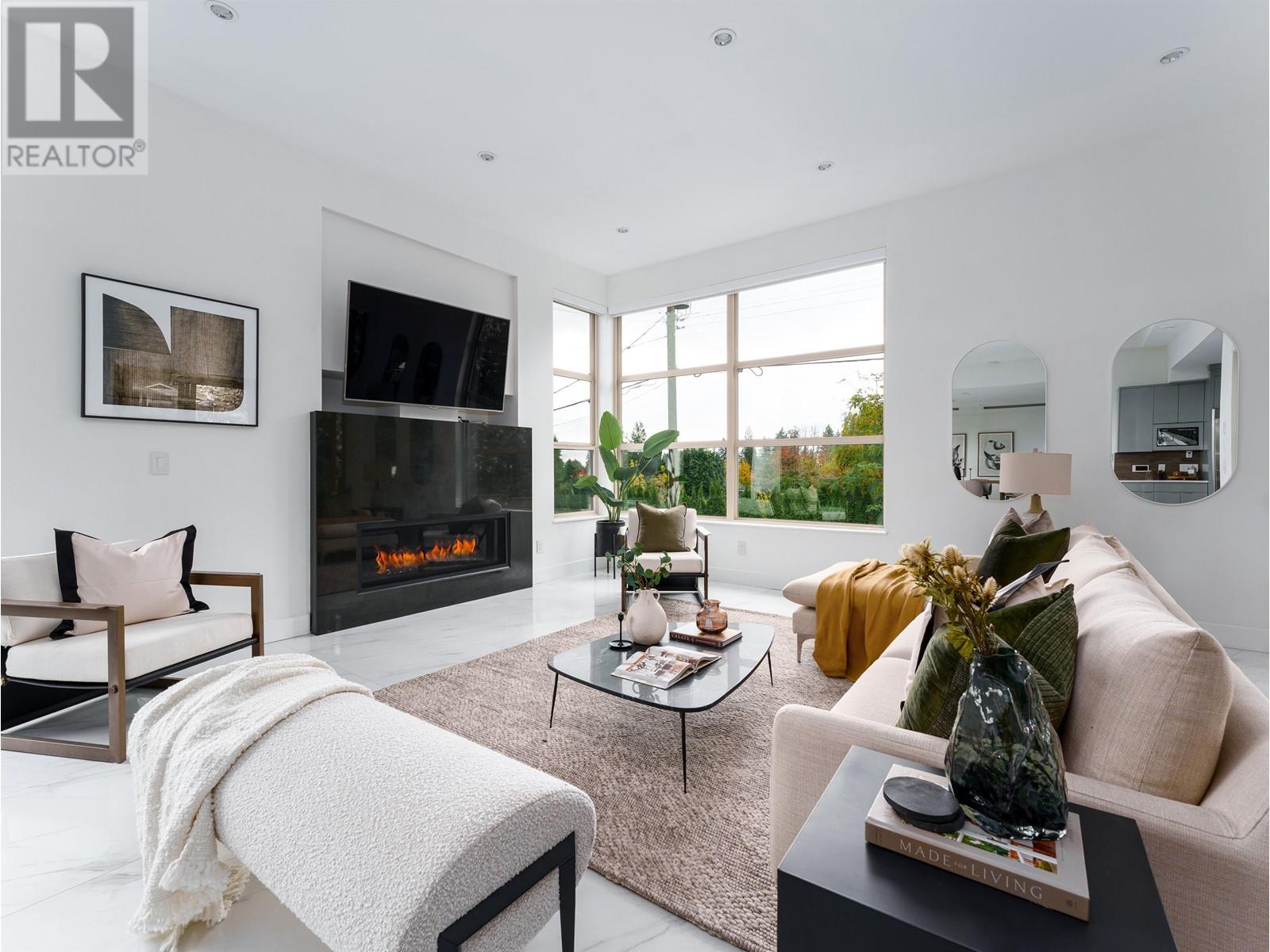 955 Melbourne Avenue, North Vancouver, British Columbia  V7R 1P1 - Photo 4 - R2958647