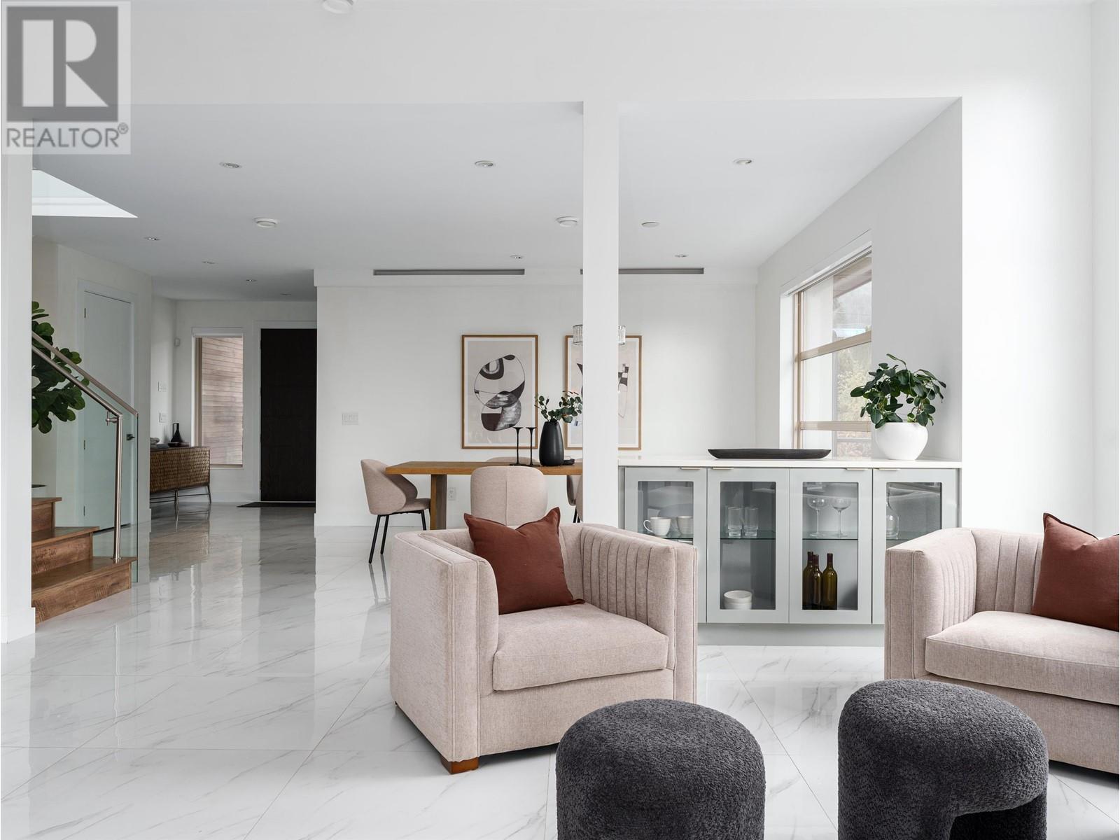 955 Melbourne Avenue, North Vancouver, British Columbia  V7R 1P1 - Photo 5 - R2958647