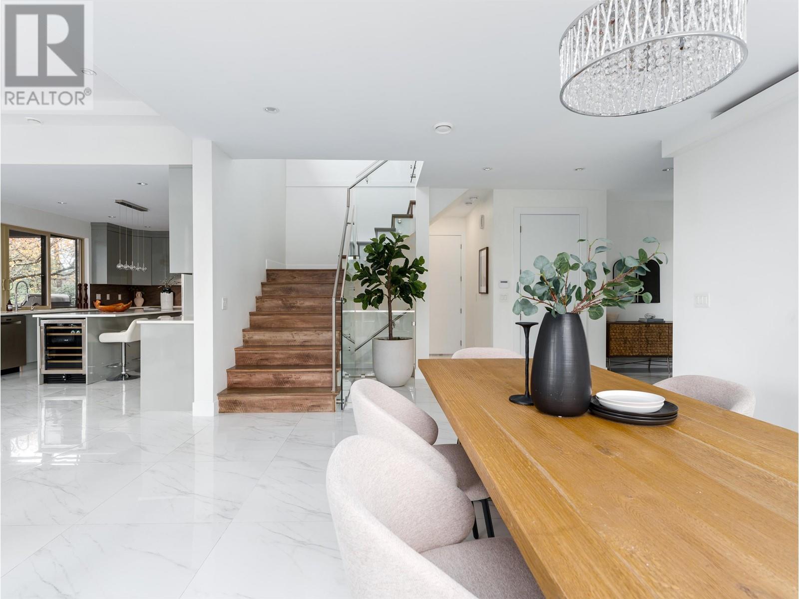 955 Melbourne Avenue, North Vancouver, British Columbia  V7R 1P1 - Photo 9 - R2958647