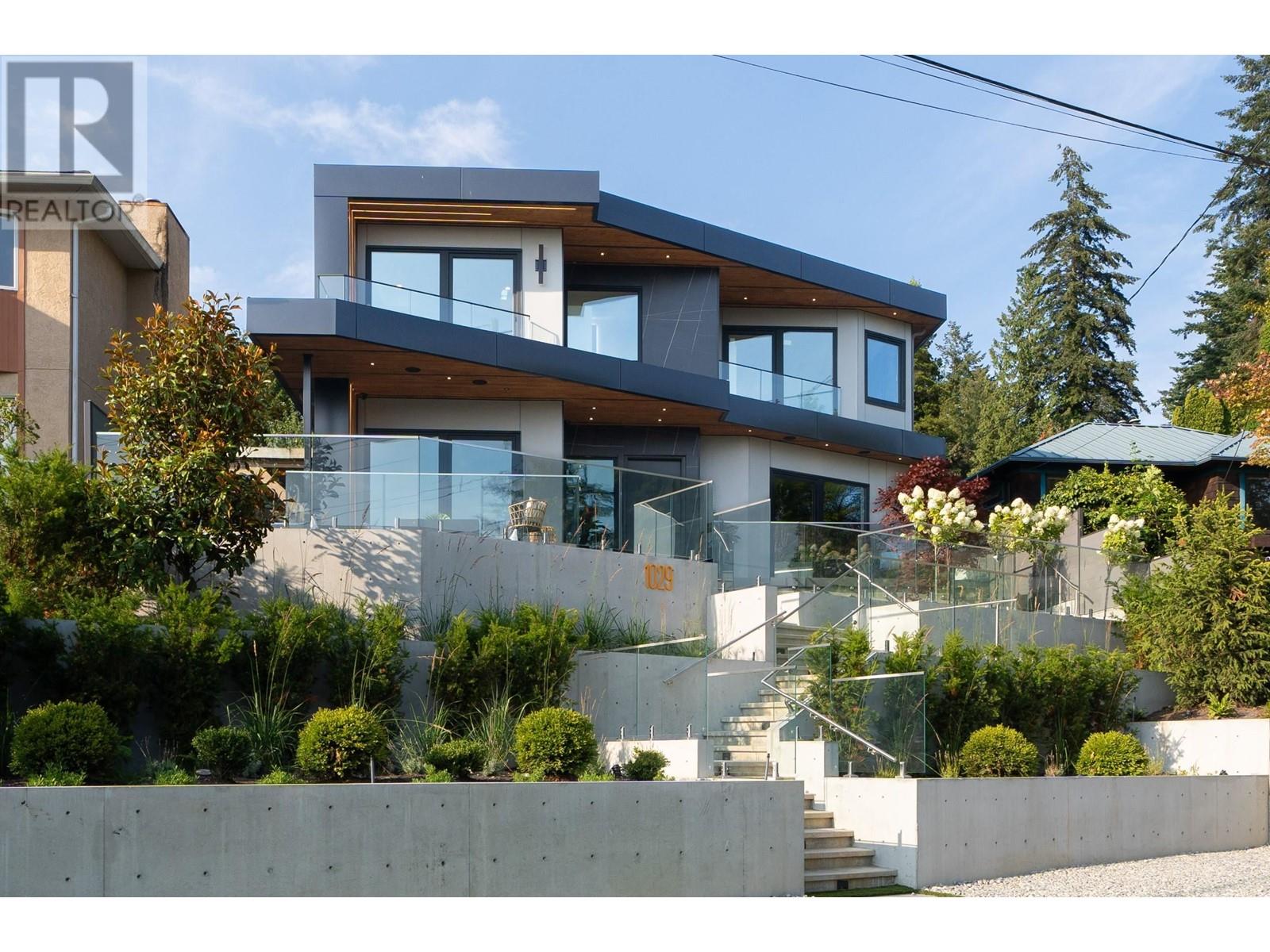 1029 Esplanade Avenue, West Vancouver, British Columbia  V7T 1G2 - Photo 1 - R2958705