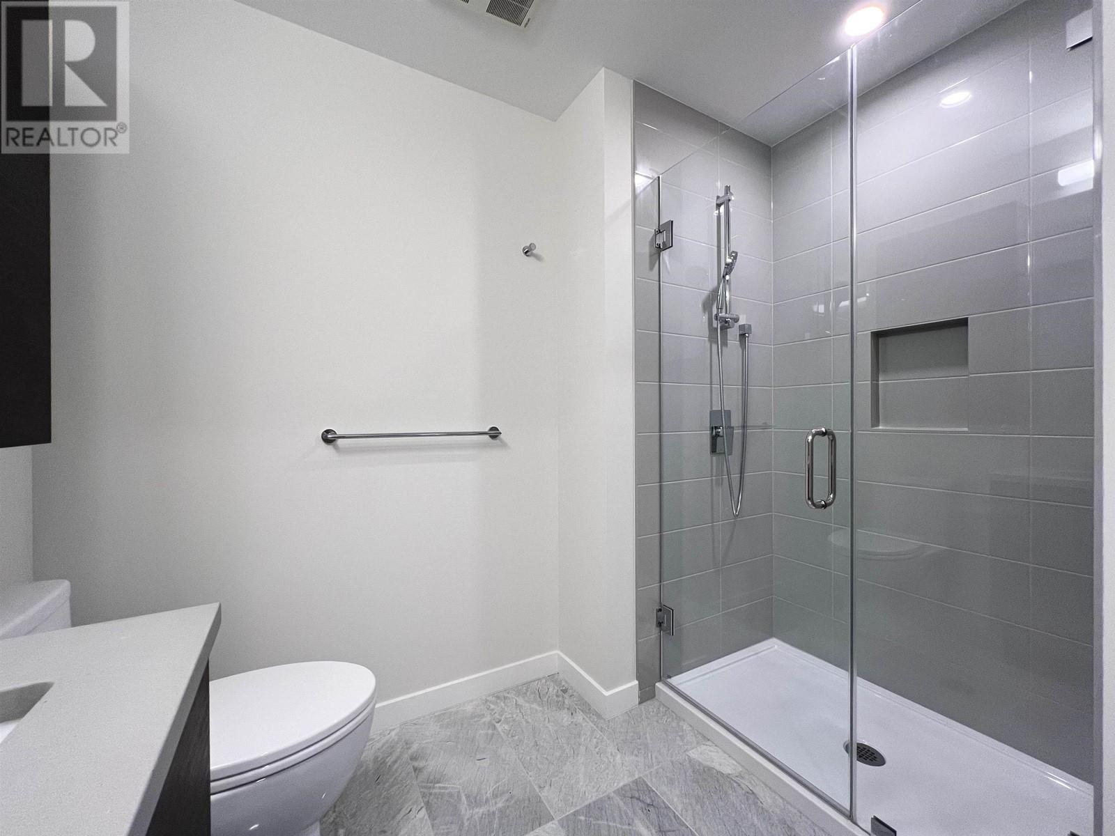 Listing Picture 12 of 28 : 1210 4168 LOUGHEED HIGHWAY, Burnaby / 本拿比 - 魯藝地產 Yvonne Lu Group - MLS Medallion Club Member