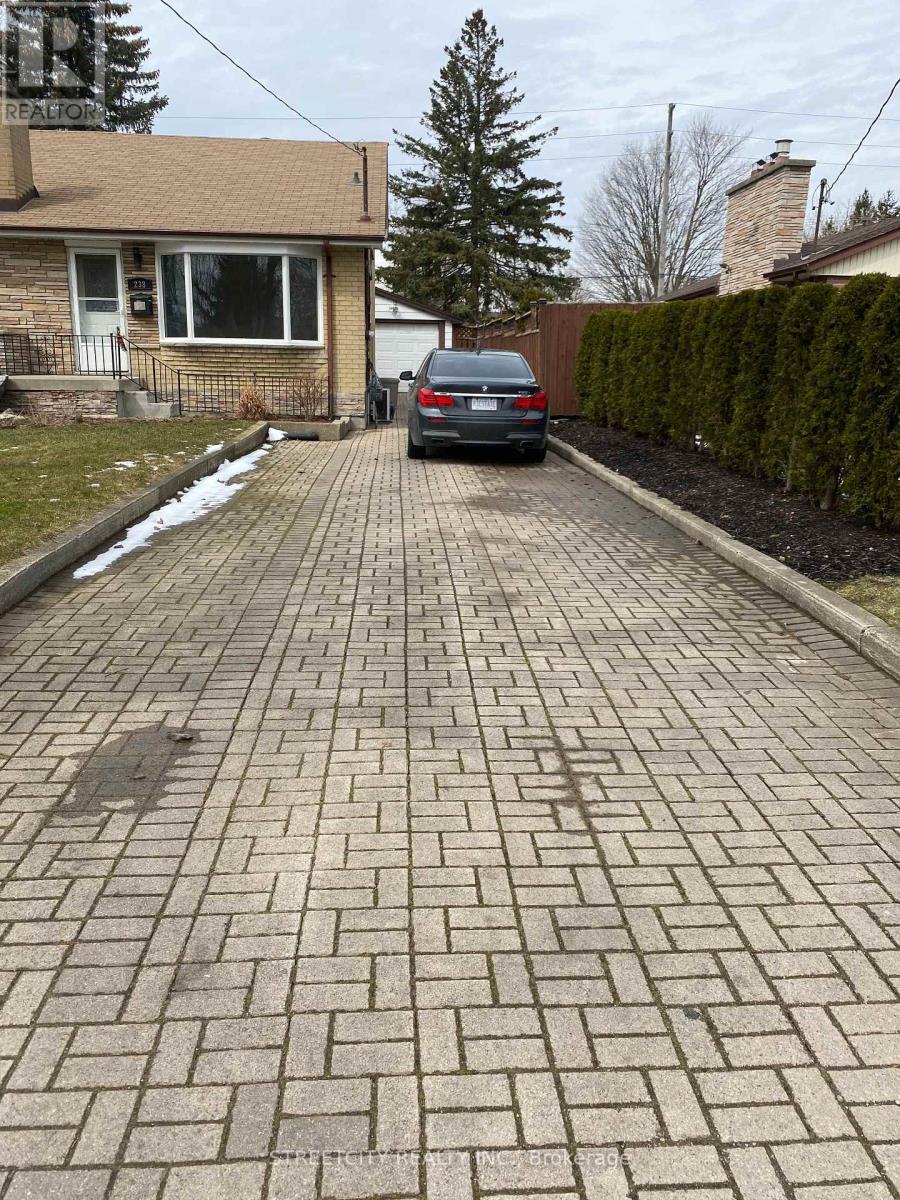 <h3>$2,400<small> Monthly</small></h3><p>238 Burnside Drive, London, Ontario</p>