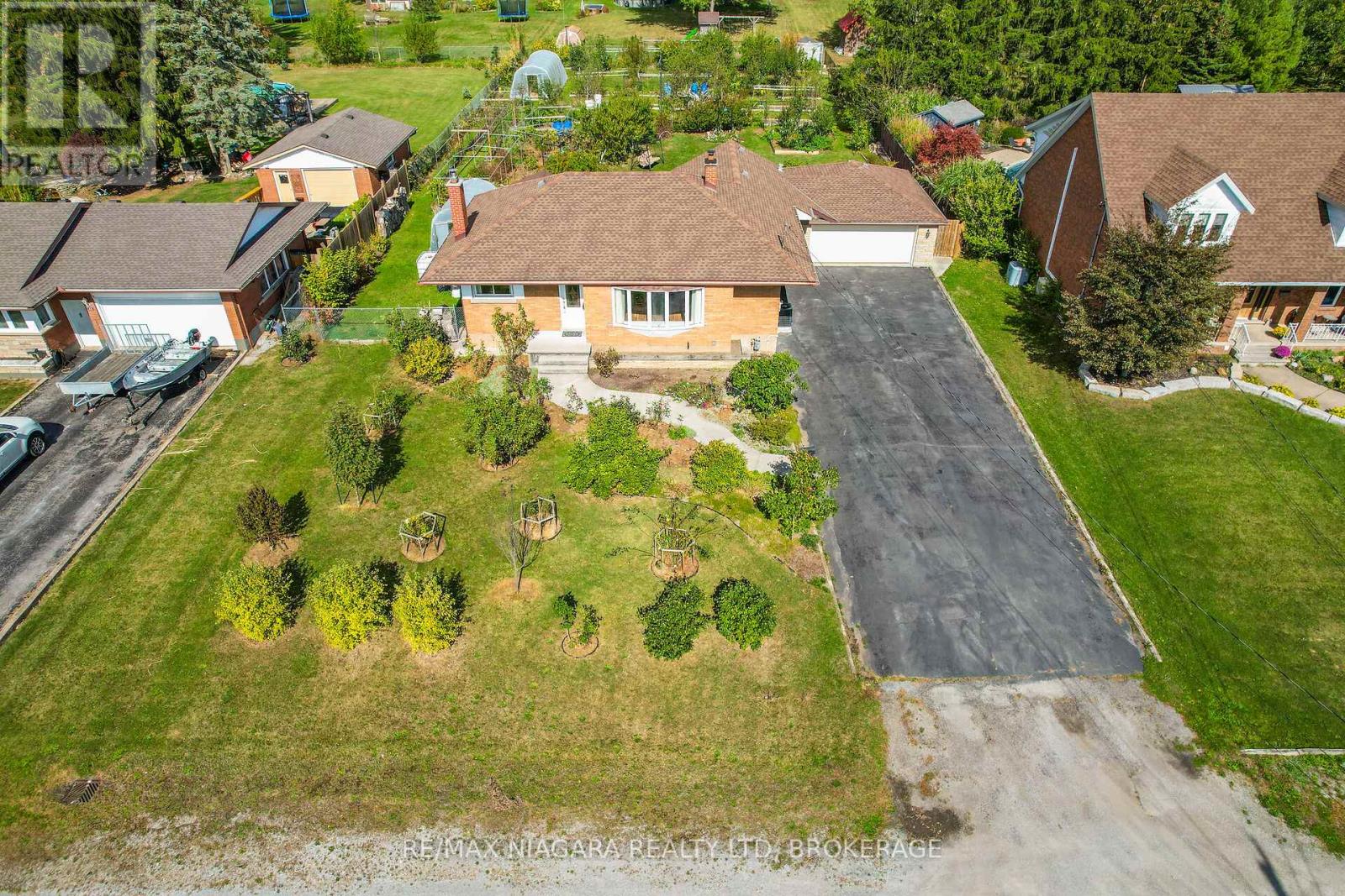 Property at 24 CORONATION DRIVE S image 2