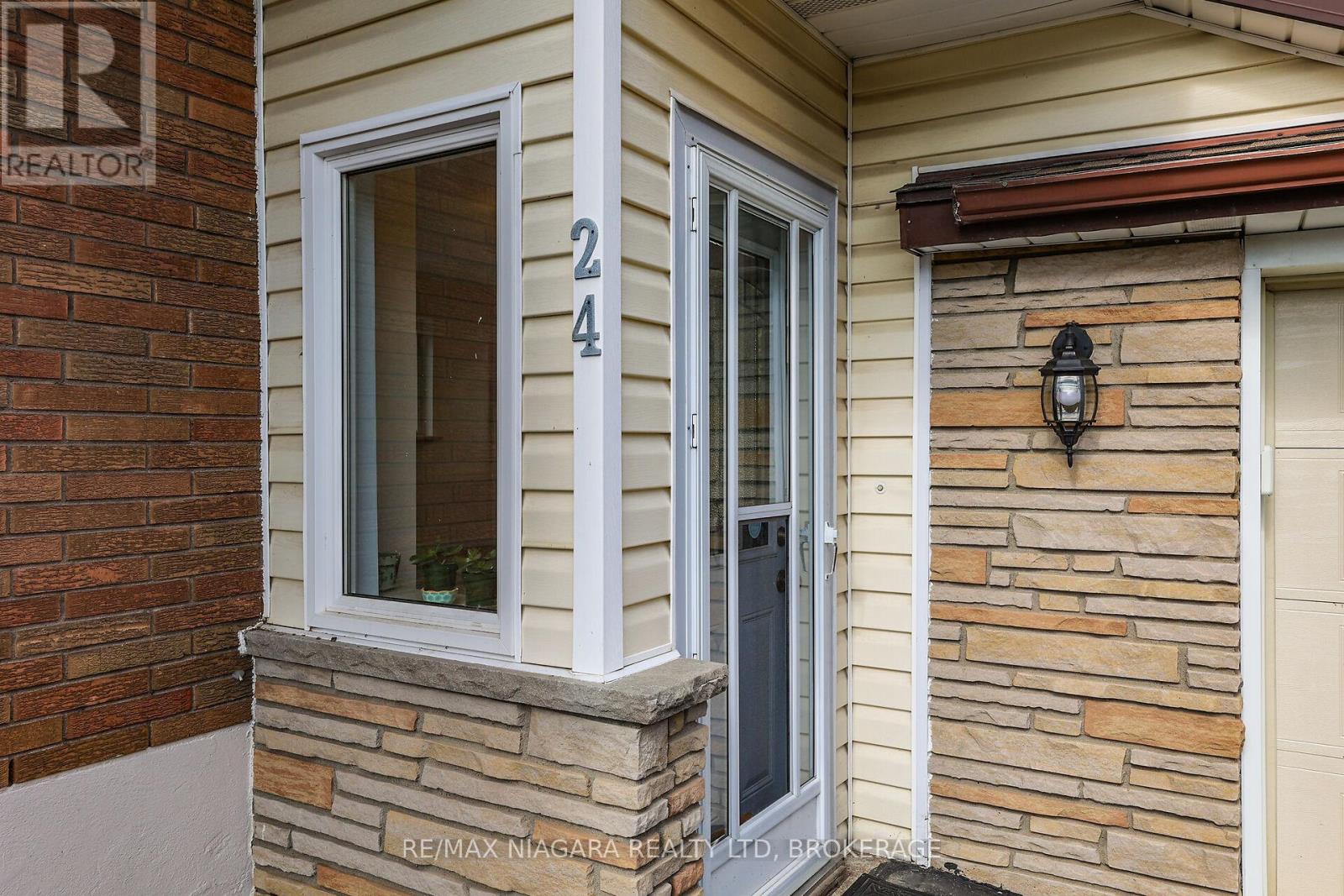 Property at 24 CORONATION DRIVE S image 4