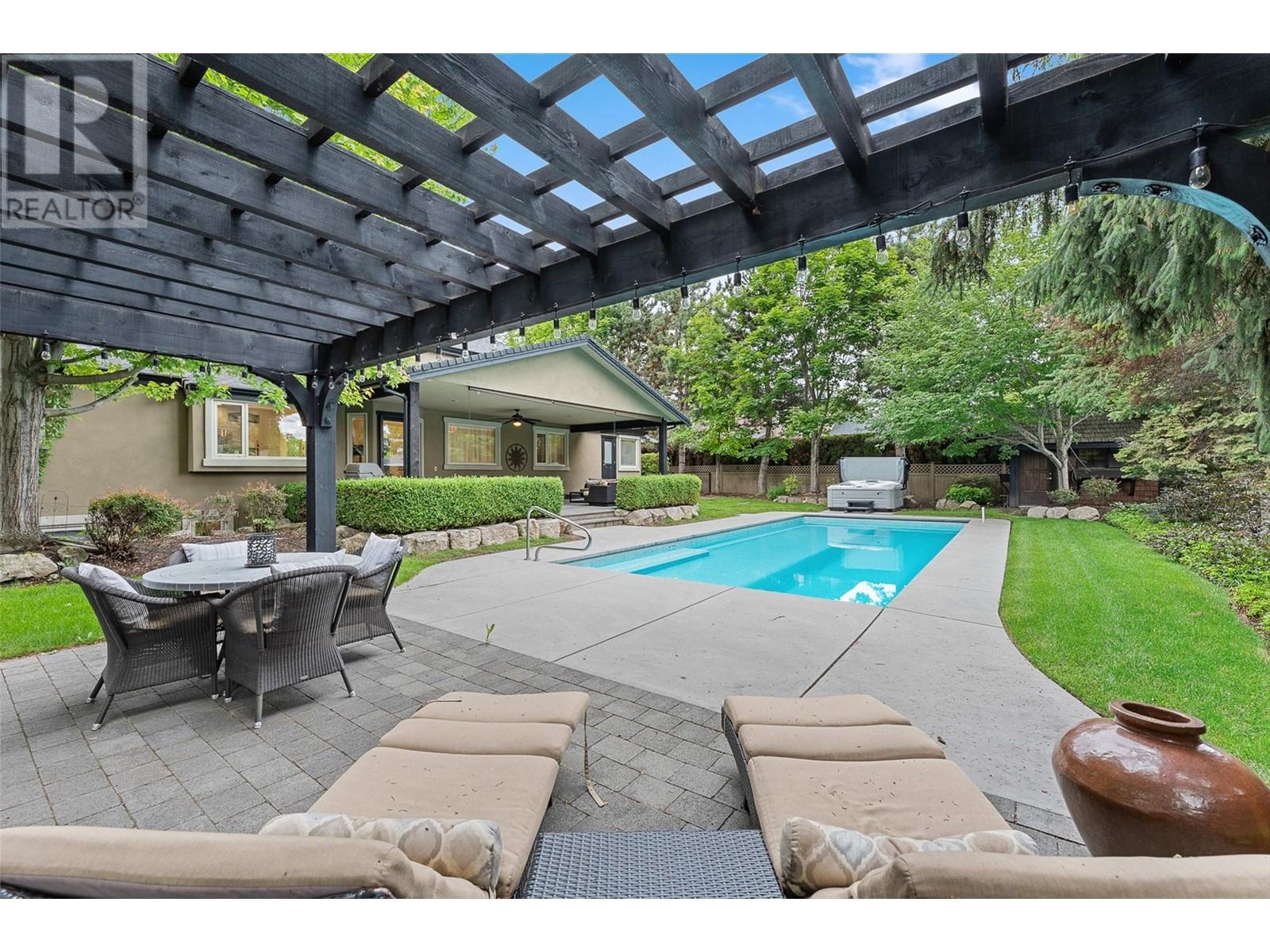 Property at 530 Sarsons Road image 4
