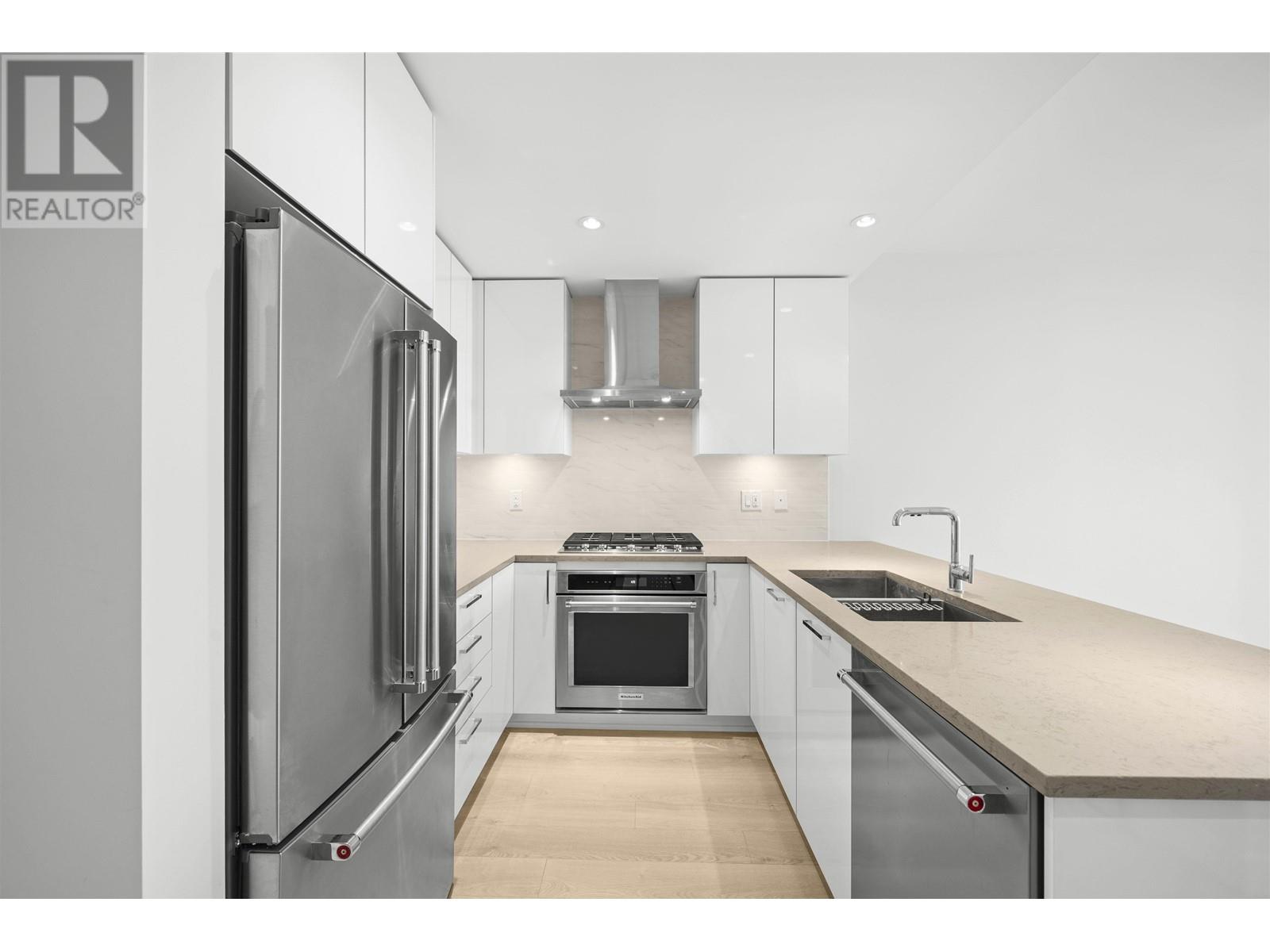 Listing Picture 7 of 40 : 2801 1788 GILMORE AVENUE, Burnaby / 本拿比 - 魯藝地產 Yvonne Lu Group - MLS Medallion Club Member