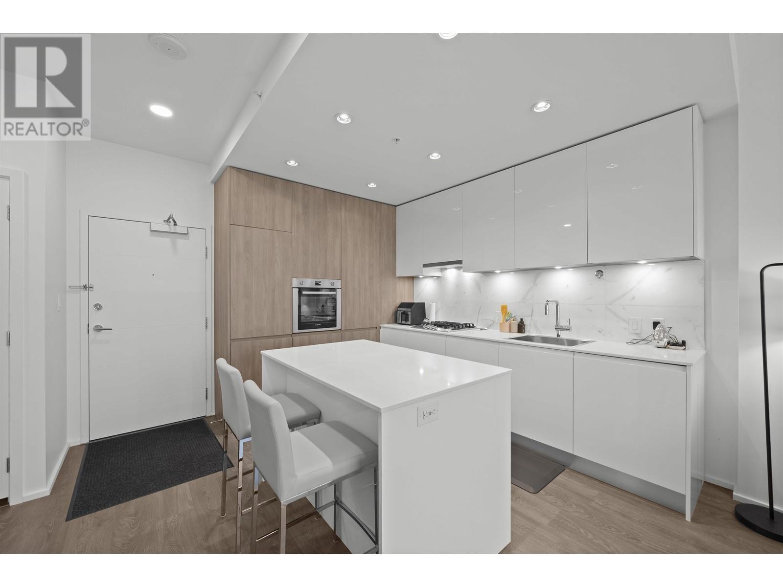 Listing Picture 6 of 24 : 1009 4650 BRENTWOOD BOULEVARD, Burnaby / 本拿比 - 魯藝地產 Yvonne Lu Group - MLS Medallion Club Member