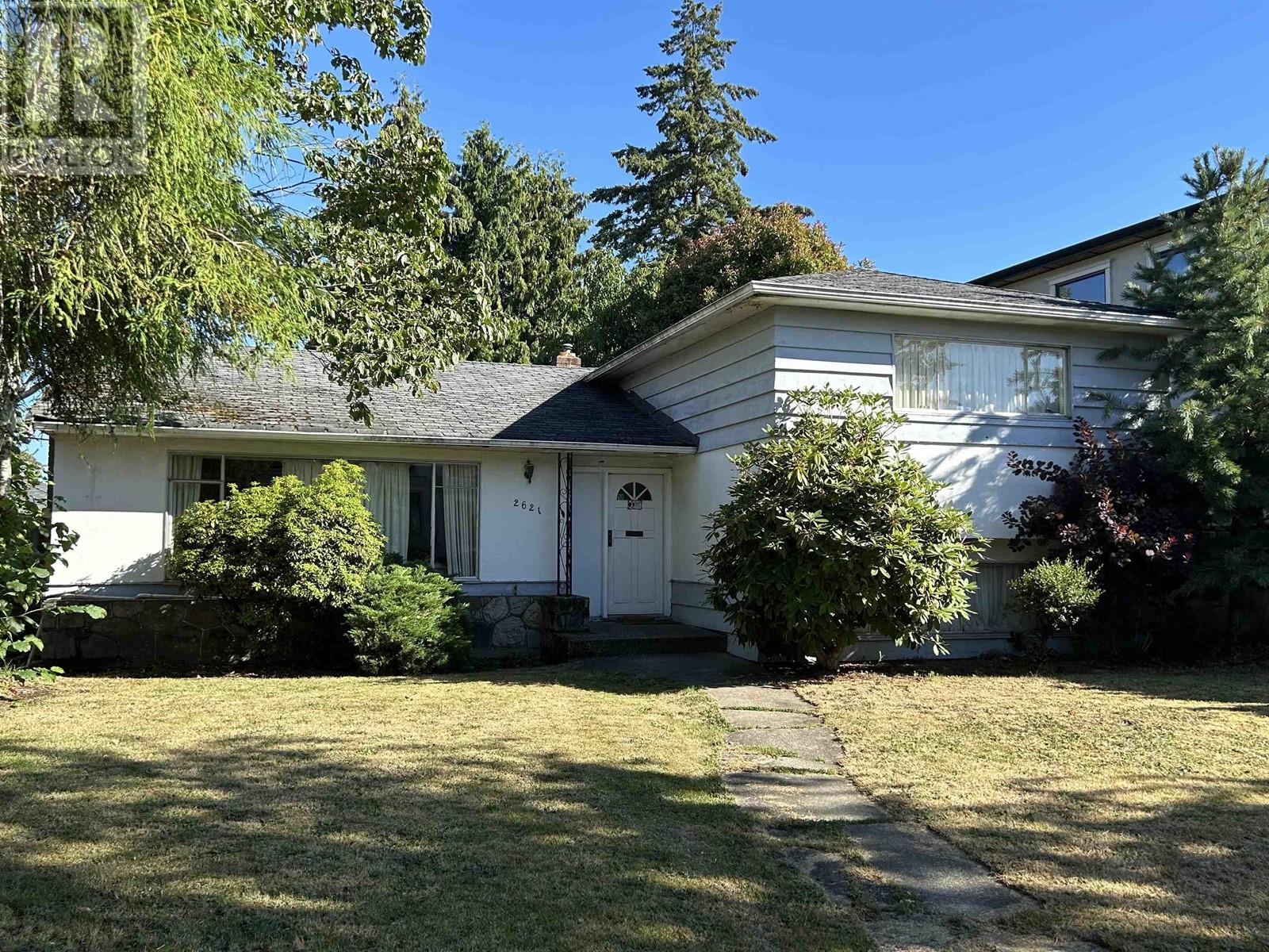 Property at 2621 MCBAIN AVENUE image 3