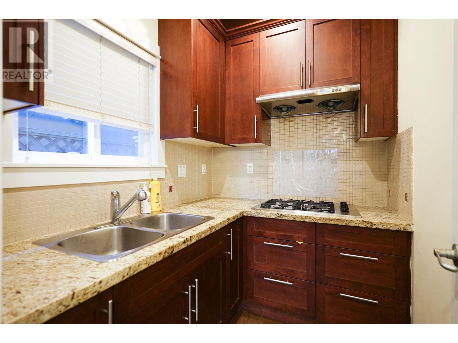 Listing Picture 20 of 20 : 11860 DUNAVON PLACE, Richmond / 烈治文 - 魯藝地產 Yvonne Lu Group - MLS Medallion Club Member