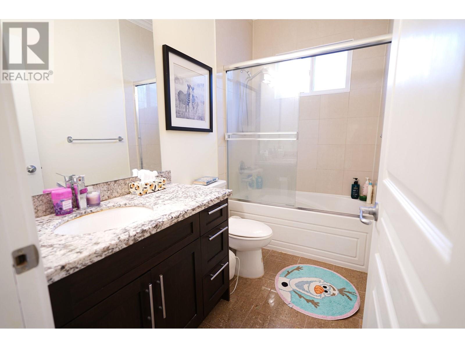 Listing Picture 8 of 20 : 11860 DUNAVON PLACE, Richmond / 烈治文 - 魯藝地產 Yvonne Lu Group - MLS Medallion Club Member