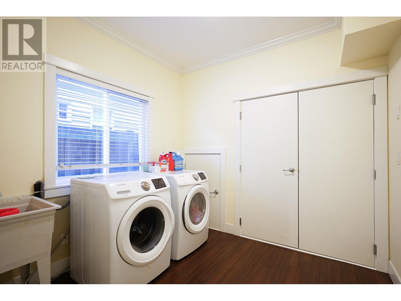 Listing Picture 9 of 20 : 11860 DUNAVON PLACE, Richmond / 烈治文 - 魯藝地產 Yvonne Lu Group - MLS Medallion Club Member