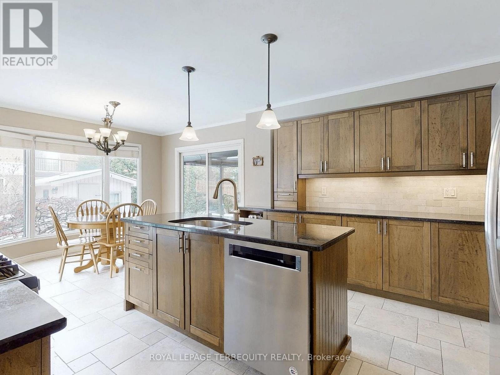 1139 Manor Road, Oakville, Ontario  L6M 1G3 - Photo 9 - W11909872