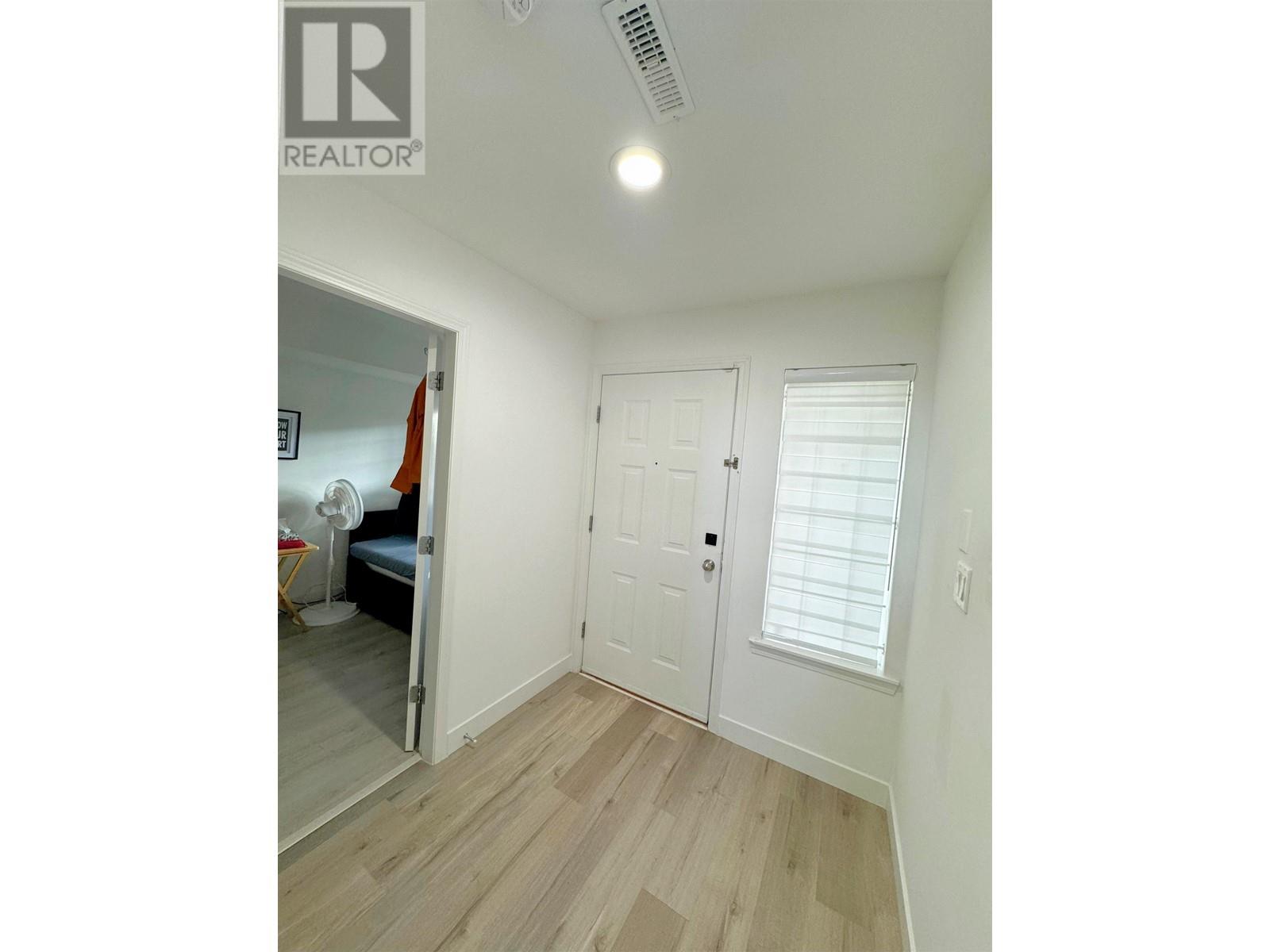 Listing Picture 8 of 19 : 22 22788 NORTON COURT, Richmond / 烈治文 - 魯藝地產 Yvonne Lu Group - MLS Medallion Club Member