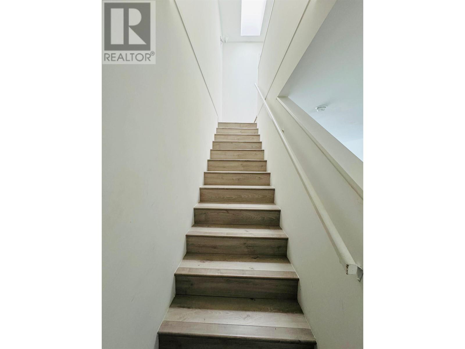 Listing Picture 11 of 19 : 22 22788 NORTON COURT, Richmond / 烈治文 - 魯藝地產 Yvonne Lu Group - MLS Medallion Club Member