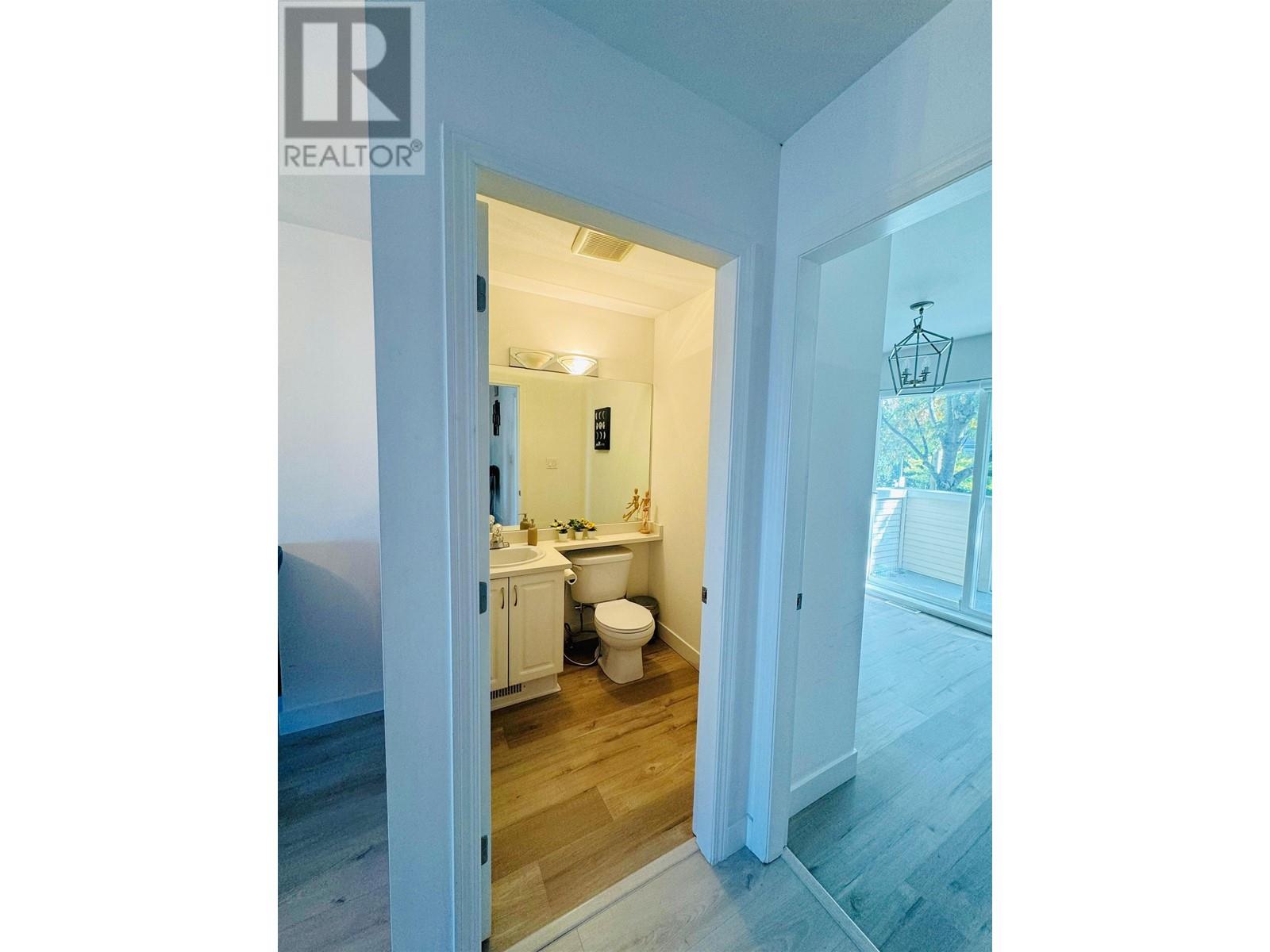 Listing Picture 7 of 19 : 22 22788 NORTON COURT, Richmond / 烈治文 - 魯藝地產 Yvonne Lu Group - MLS Medallion Club Member