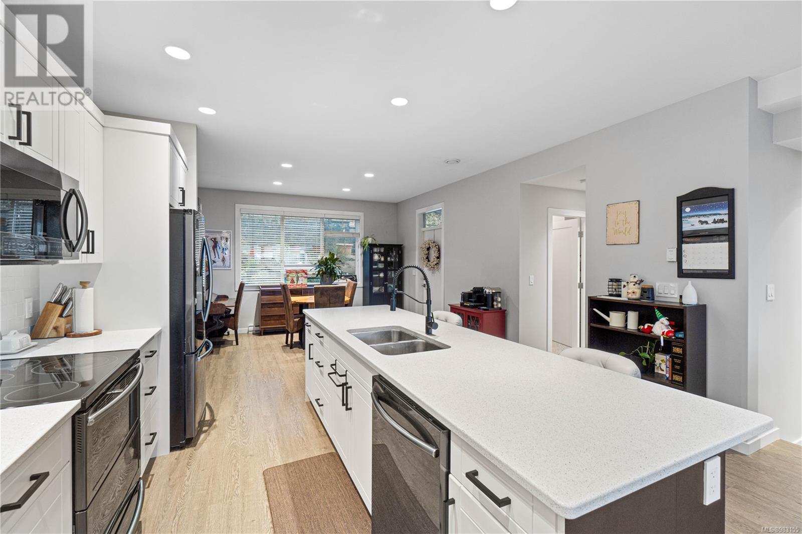 Property at 5100 Dunn Pl image 5