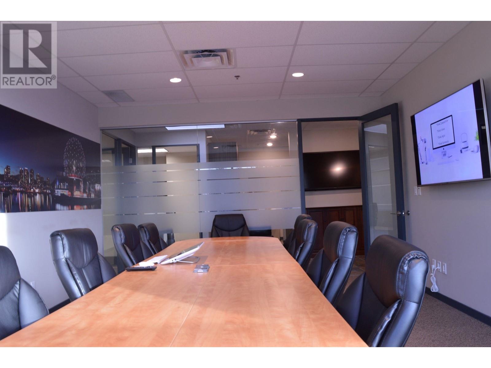 Listing Picture 8 of 12 : 201 4268 LOZELLS AVENUE, Burnaby / 本拿比 - 魯藝地產 Yvonne Lu Group - MLS Medallion Club Member