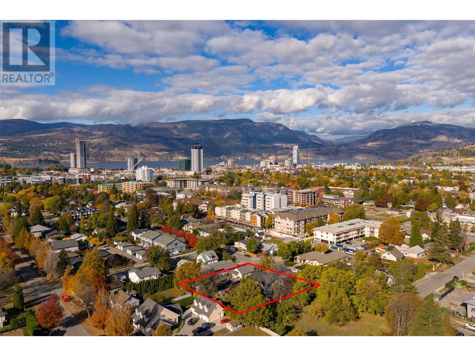 1025 & 1033/1035 Laurier Avenue Kelowna